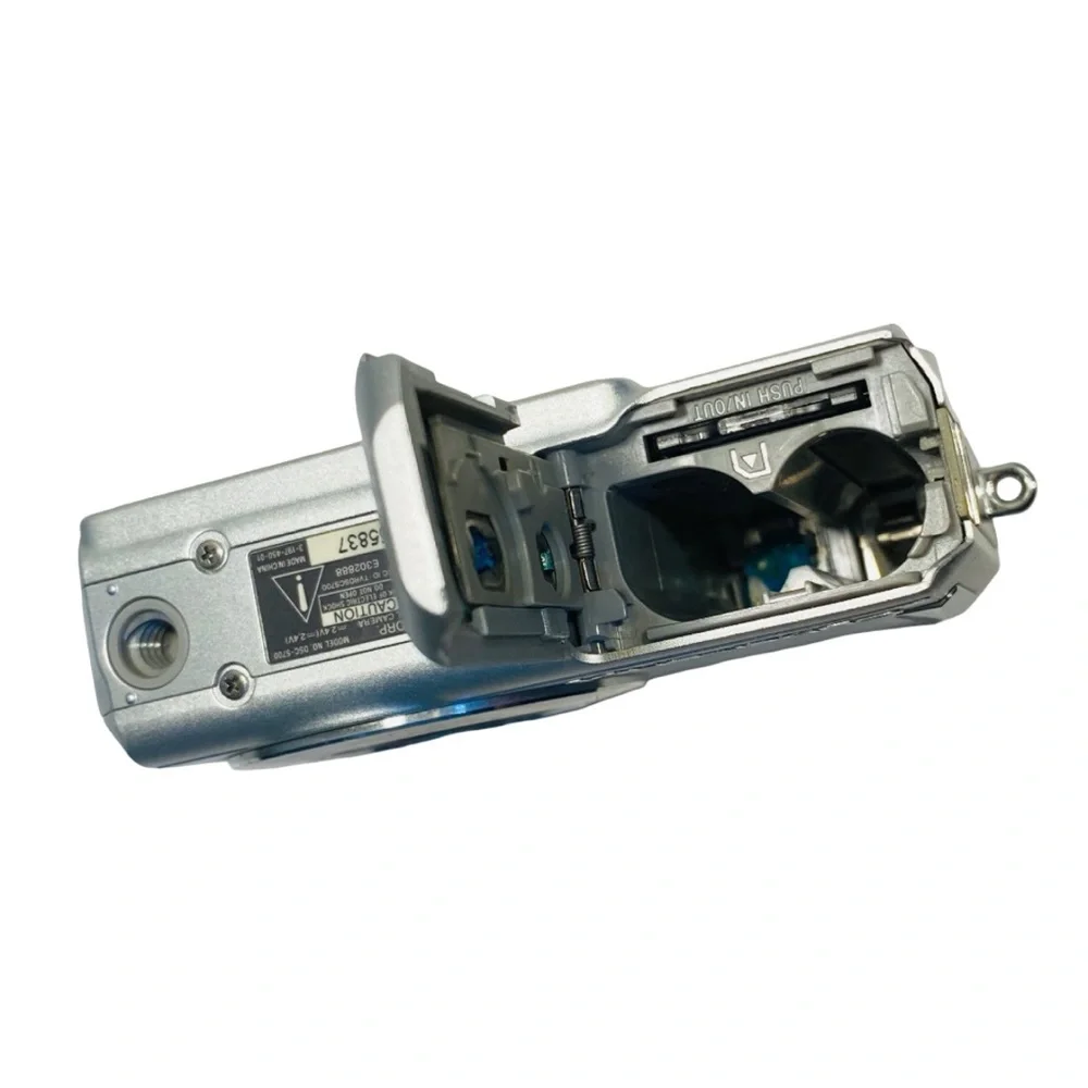 SONY Cyber-shot DSC-S700 Digital Camera | 7.2MP 3X Optical Zoom | For Parts Only